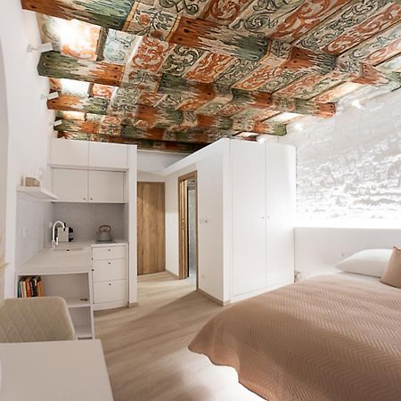 White Wolf Boutique Apartments Оломоуц Экстерьер фото