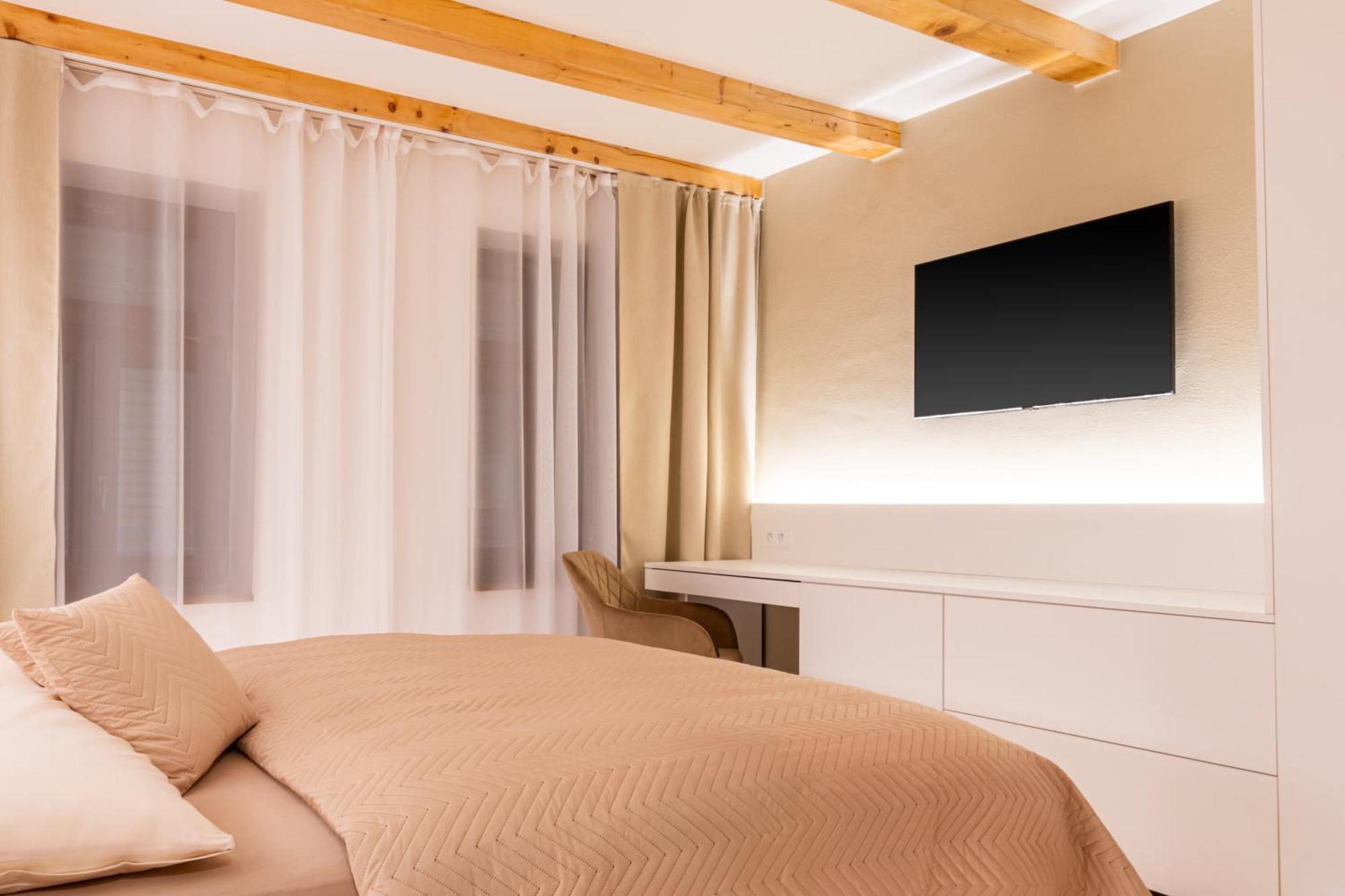 White Wolf Boutique Apartments Оломоуц Экстерьер фото