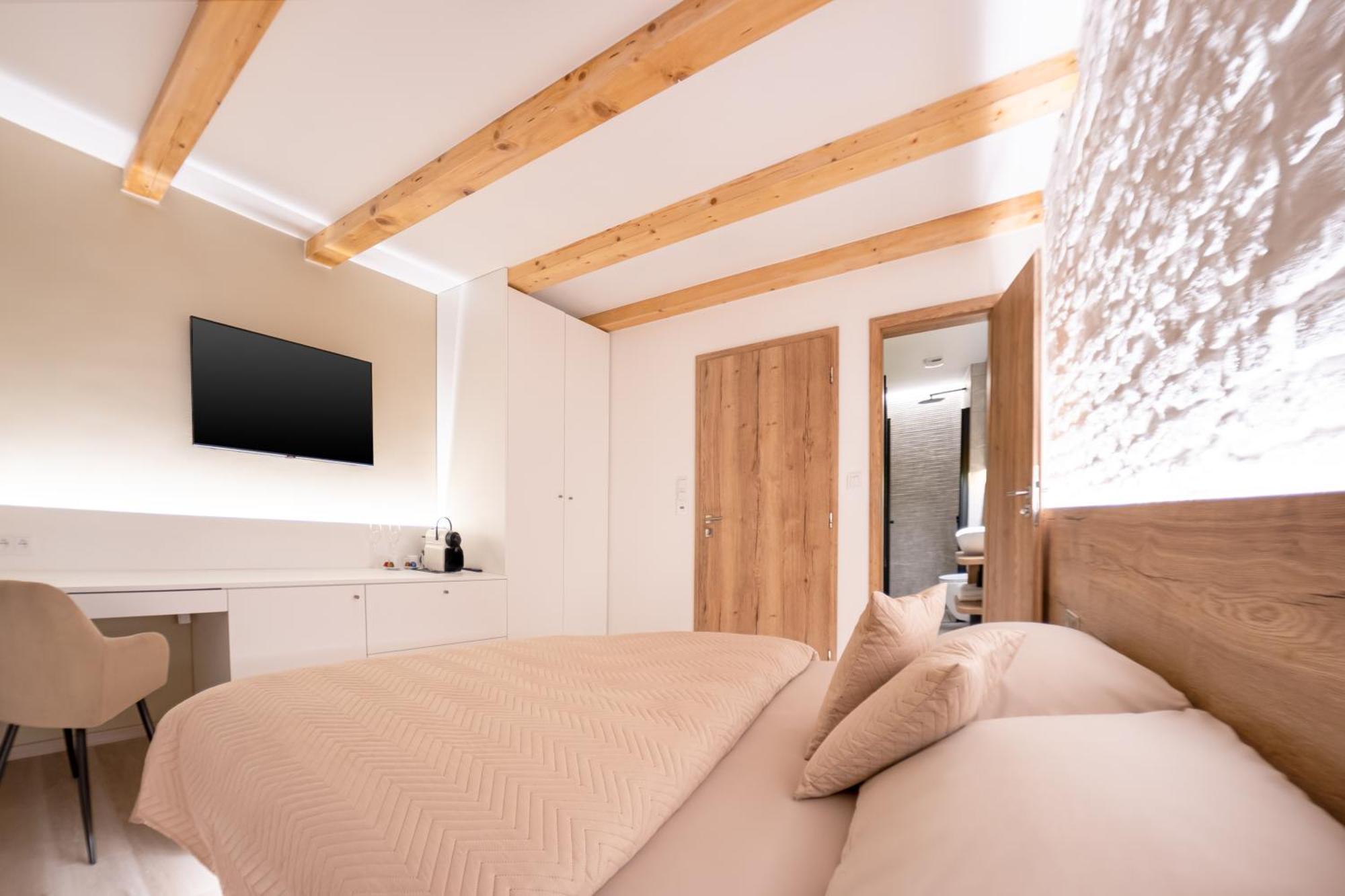 White Wolf Boutique Apartments Оломоуц Экстерьер фото