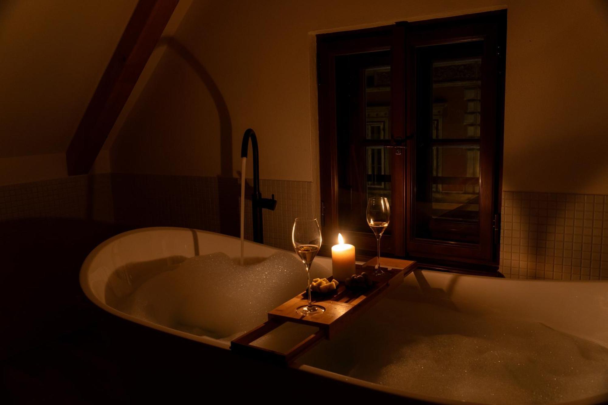 White Wolf Boutique Apartments Оломоуц Экстерьер фото