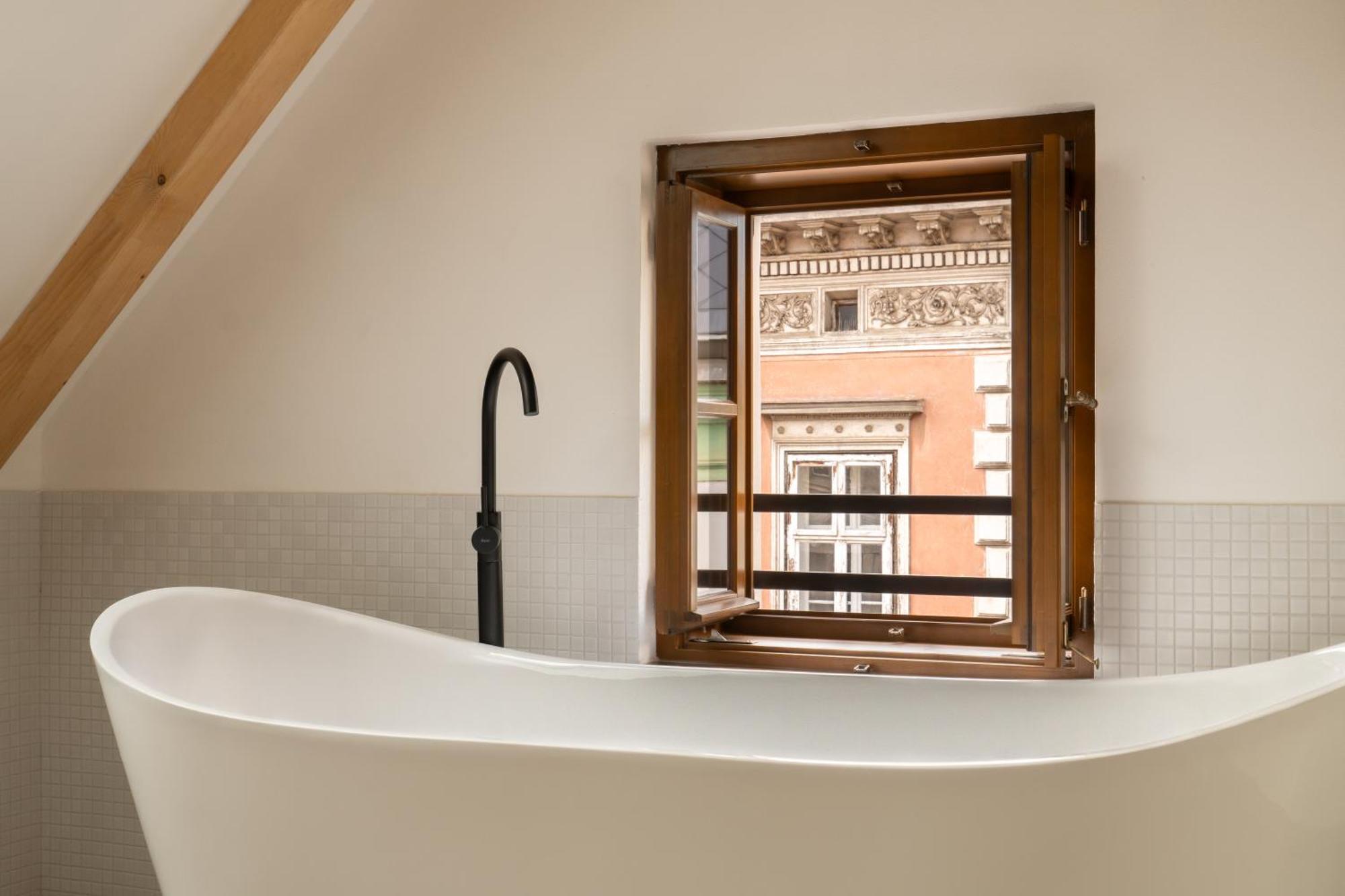 White Wolf Boutique Apartments Оломоуц Экстерьер фото