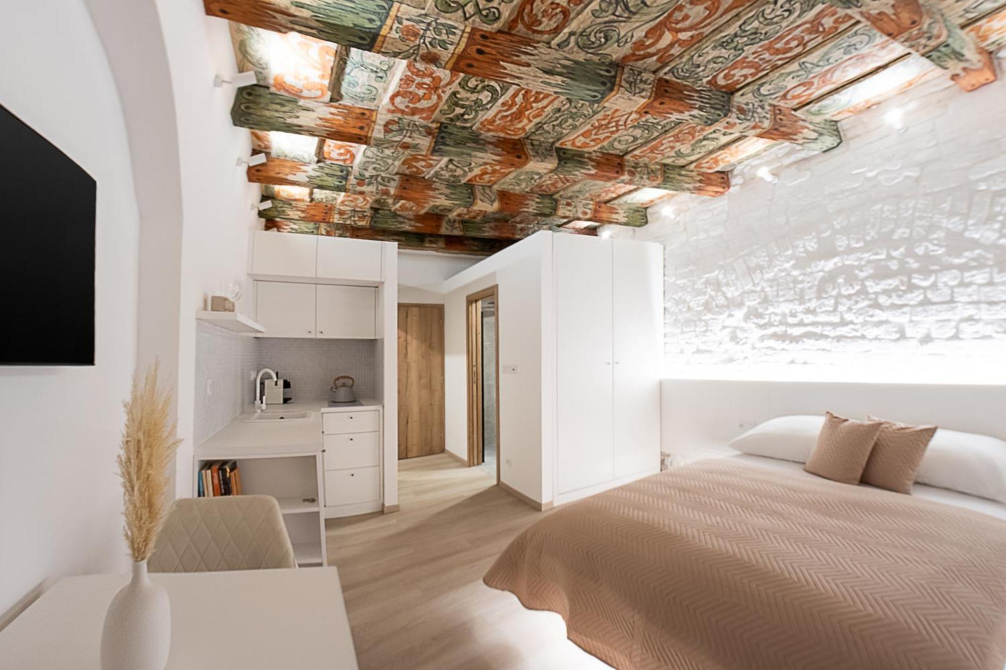 White Wolf Boutique Apartments Оломоуц Экстерьер фото